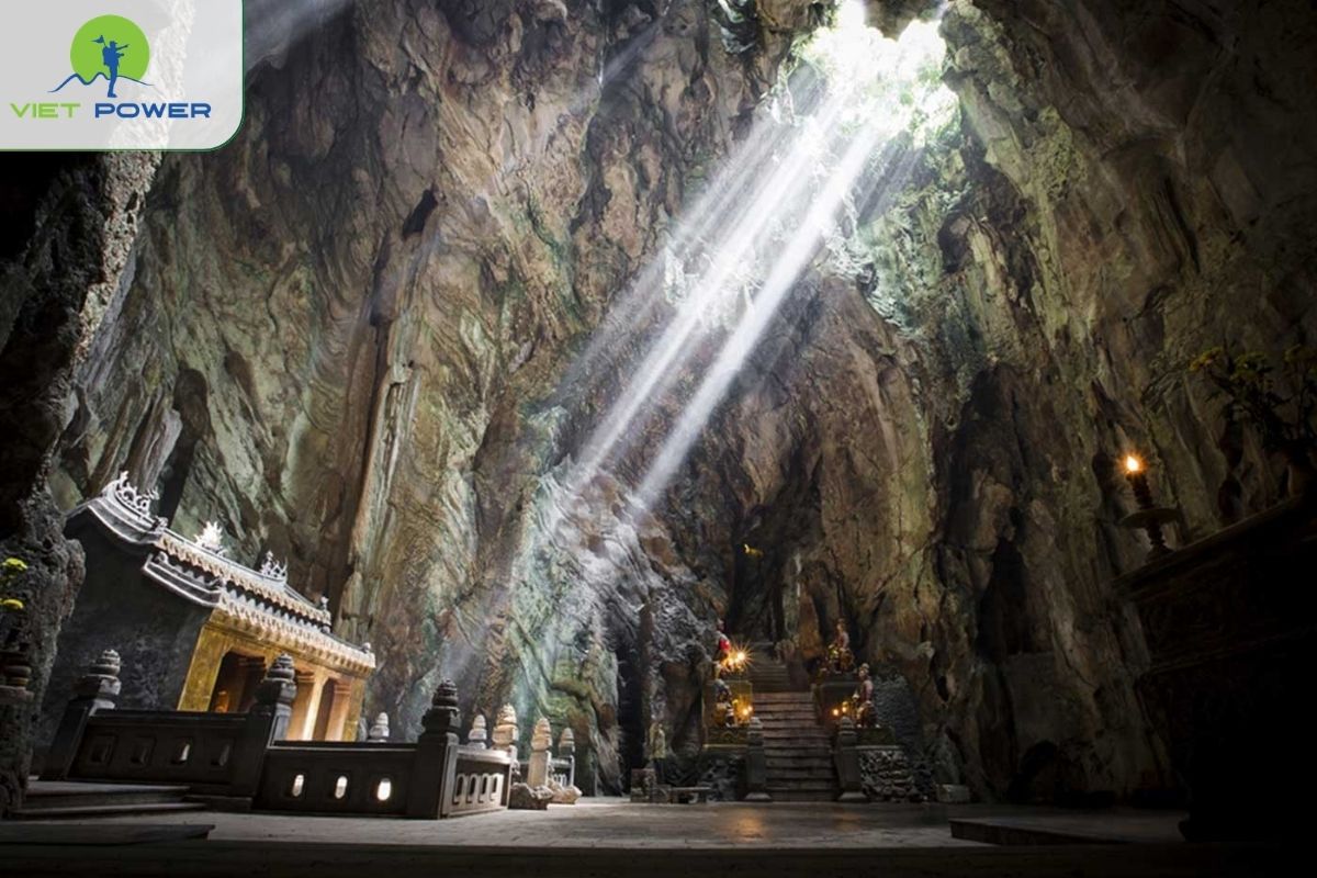 Am Phu Cave