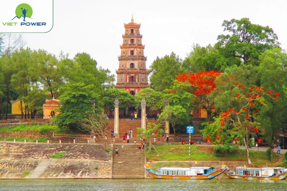 Thien Mu Pagoda (Chùa Thiên Mụ)