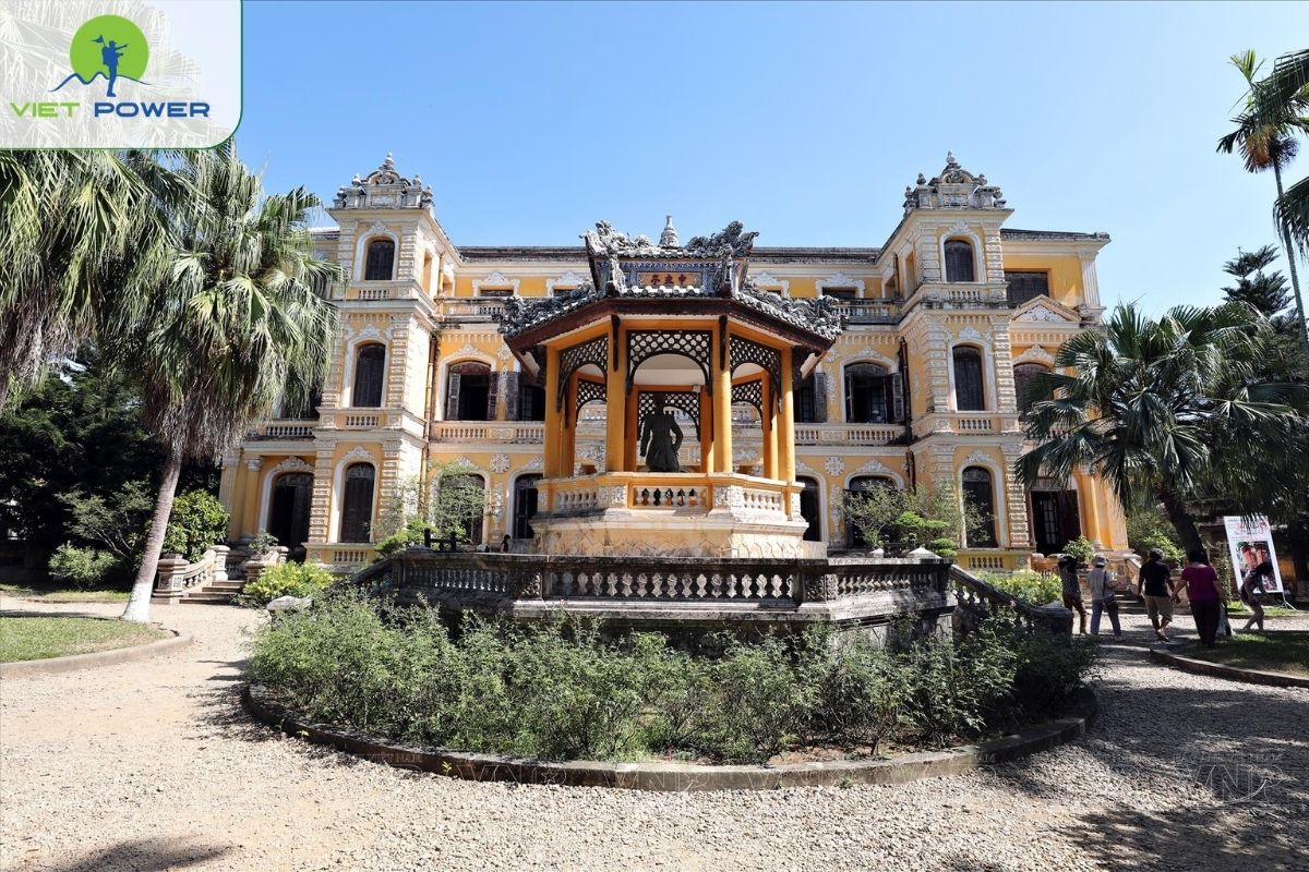 An Dinh Palace (Cung An Định)